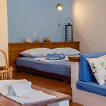 Yioka House Mikros Gialos