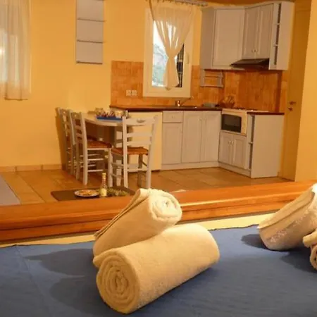 דירה Yioka House