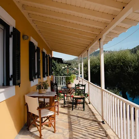 Yioka House Mikros Gialos