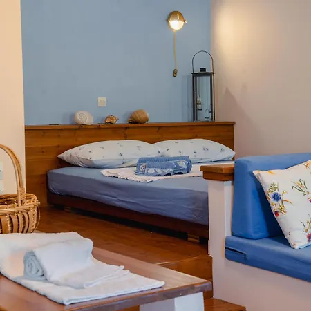 Yioka House Mikros Gialos
